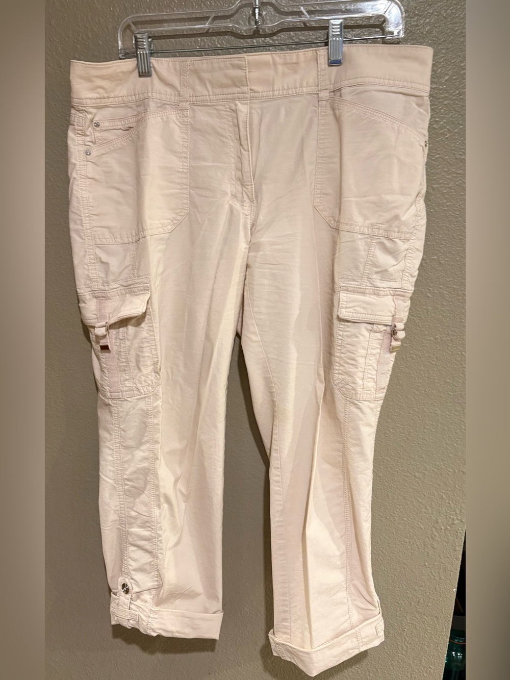 White House Black Market Size 12 Cream Cargo Crop Pants Utility Stretch